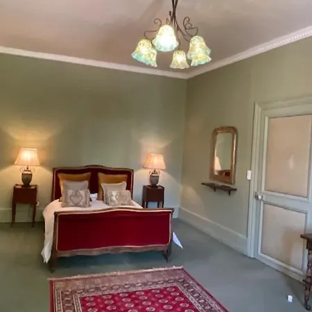 Manoir Tour Carree Bed & Breakfast Loudun