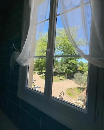 Manoir Tour Carree Bed & Breakfast 3*